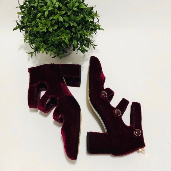 Jolie II Velvet Pump size 6 1/2 - Picture 3 of 5